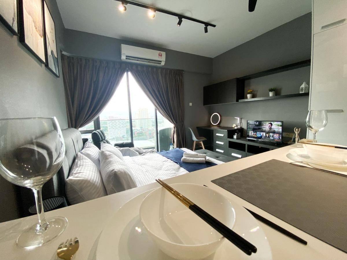 Lily & Loft - The Grand Sofo, Petaling Jaya Appartement Buitenkant foto